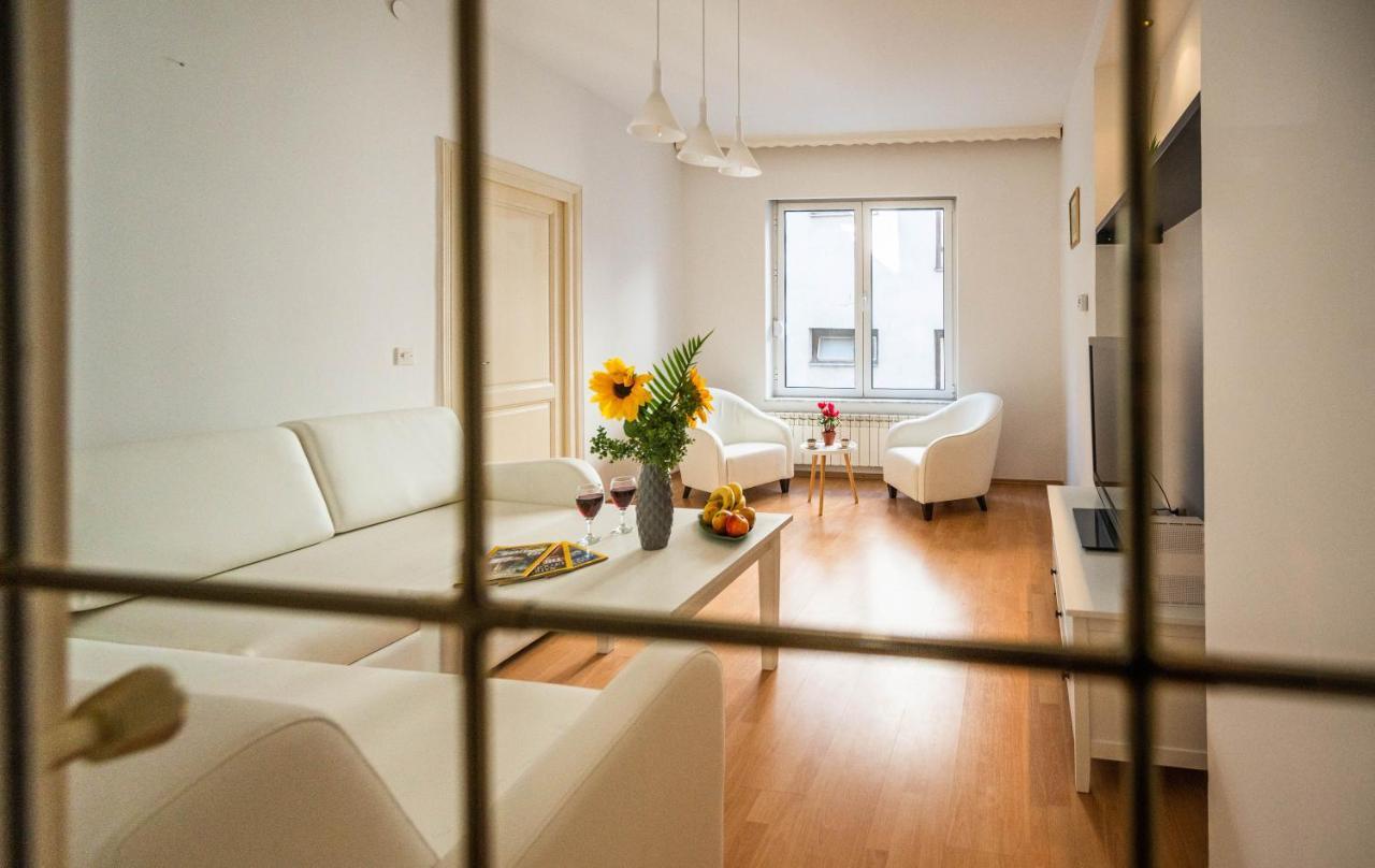 Bright And Modern 1Bdr Apartment In The Center 사라예보 외부 사진