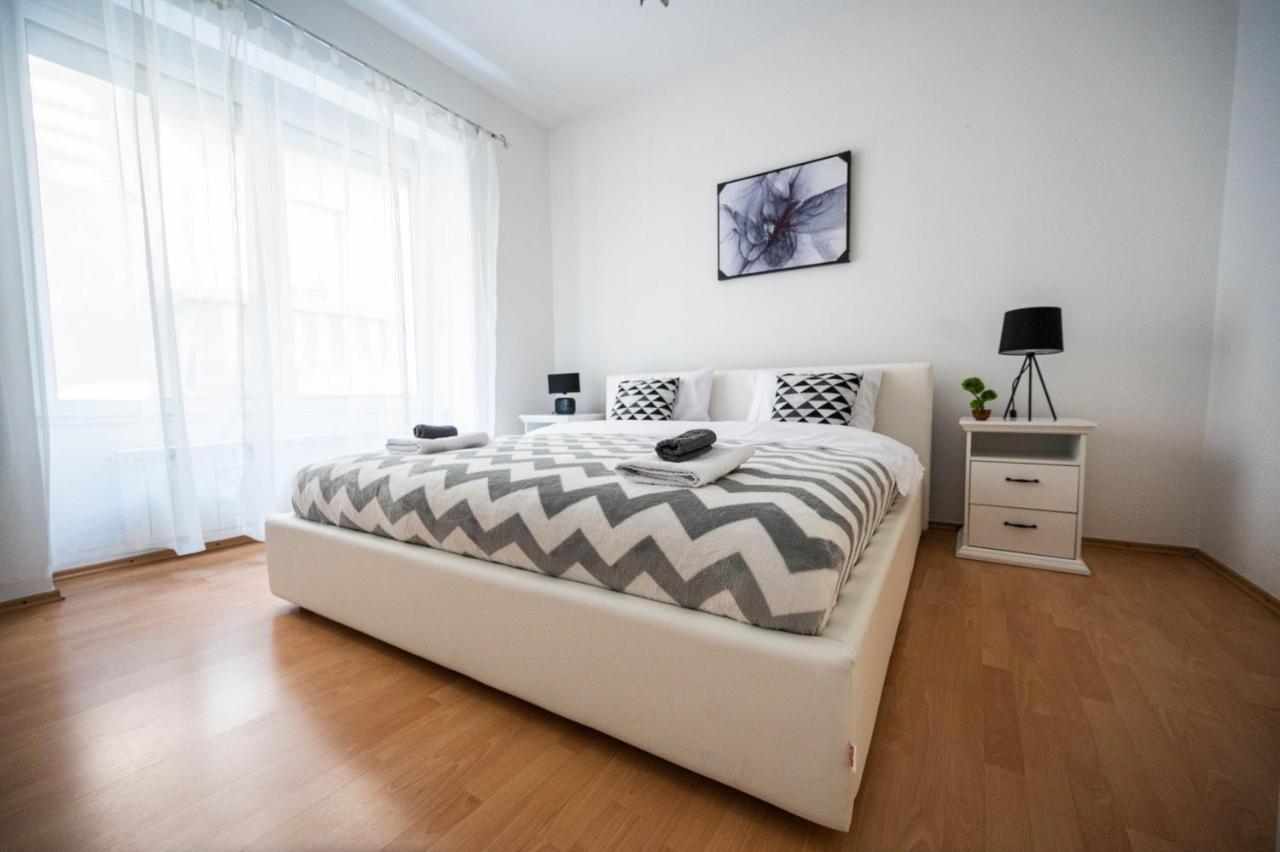 Bright And Modern 1Bdr Apartment In The Center 사라예보 외부 사진