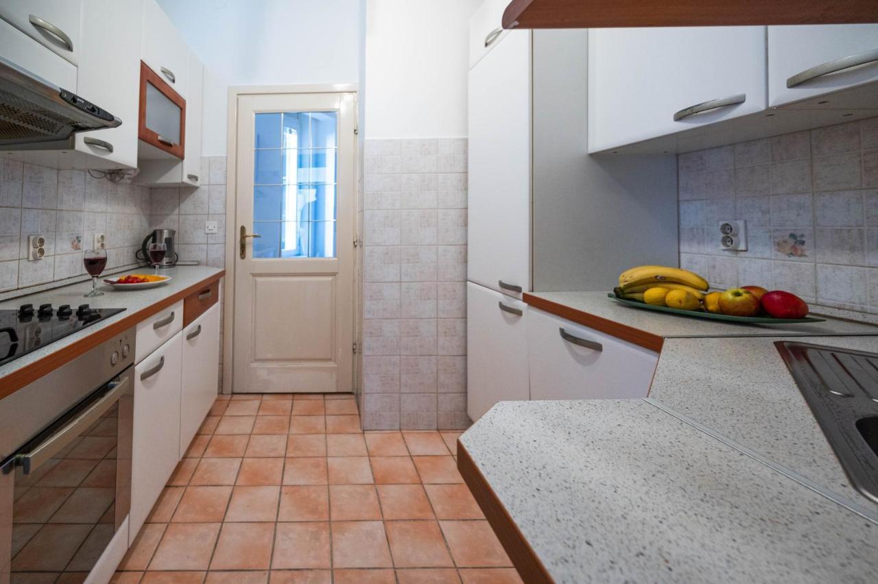 Bright And Modern 1Bdr Apartment In The Center 사라예보 외부 사진